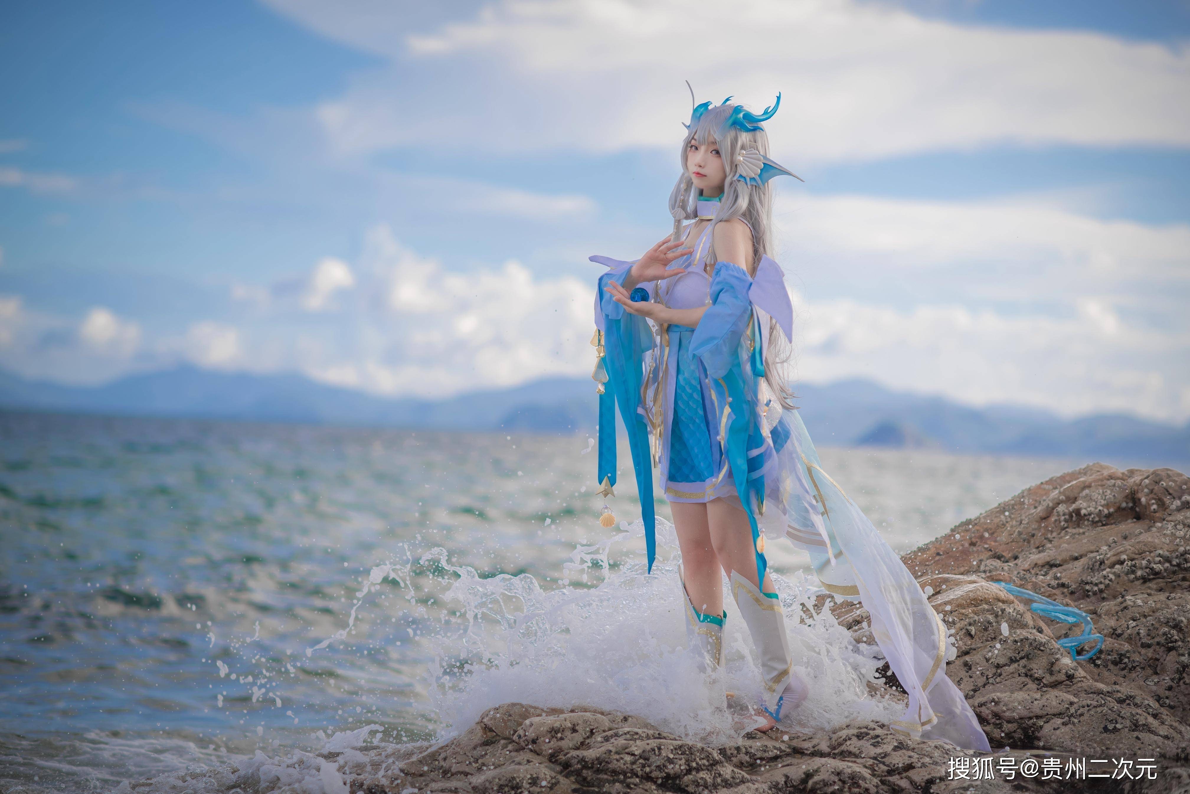 阿卡丽来了！ knight 阿卡丽在团战中无情地收割了 Bilibili Gaming 并击败了 EDward Gaming 赢得了三场连续的比赛 ON 第一天