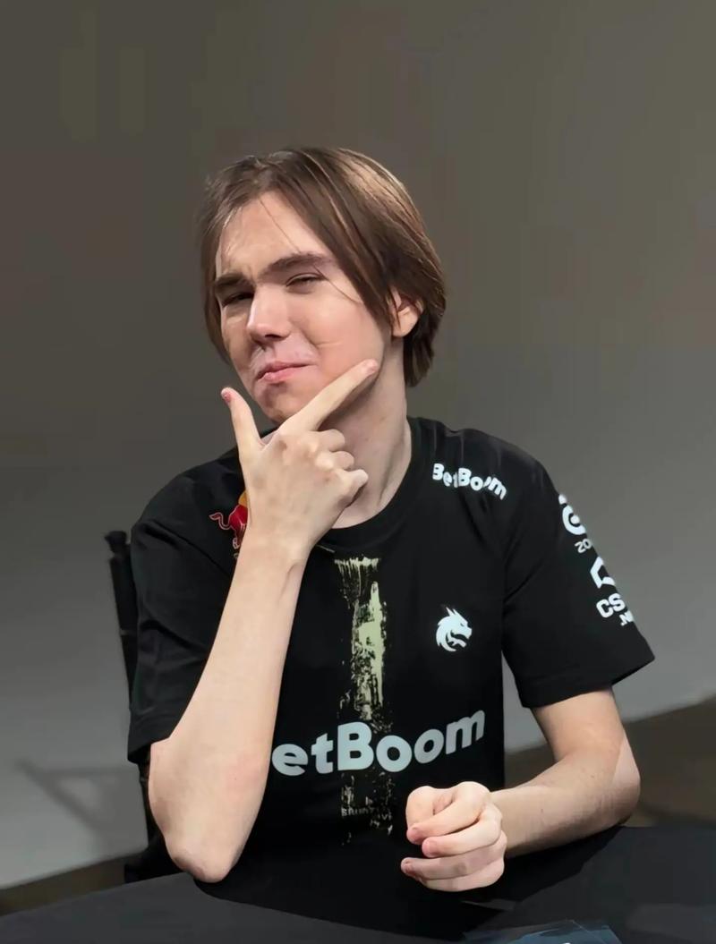 T1 3：2 KT 夺得2025全球总决赛冠军