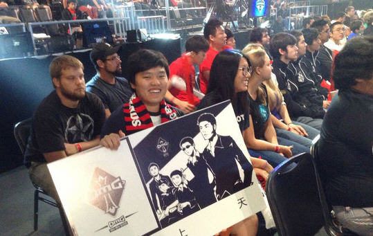 JDGvsBLG预热海报：宿敌，彼此熟悉互为劲敌，也是老朋友欢聚团圆